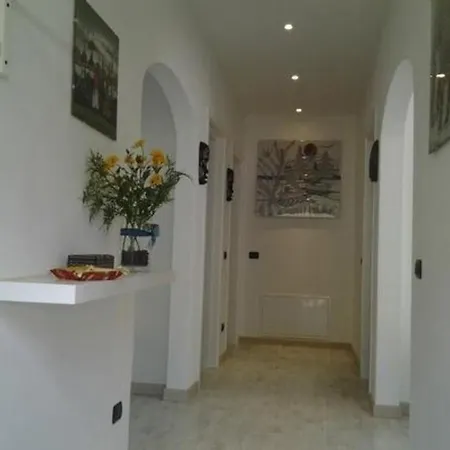 Casa Giardino - Ferienwohnung In Der Altstadt, Nur 50 Meter Vom Entfernt Граведона